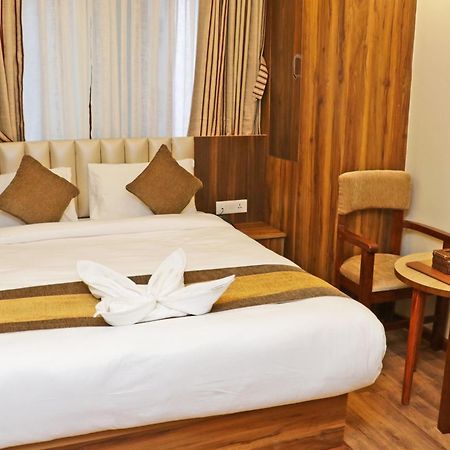 Hotel Airport Gurkha Kathmandu Exteriör bild