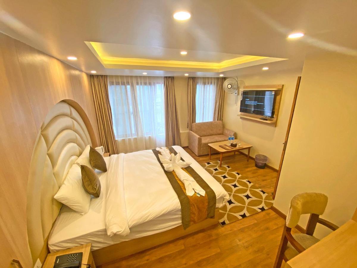 Hotel Airport Gurkha Kathmandu Exteriör bild
