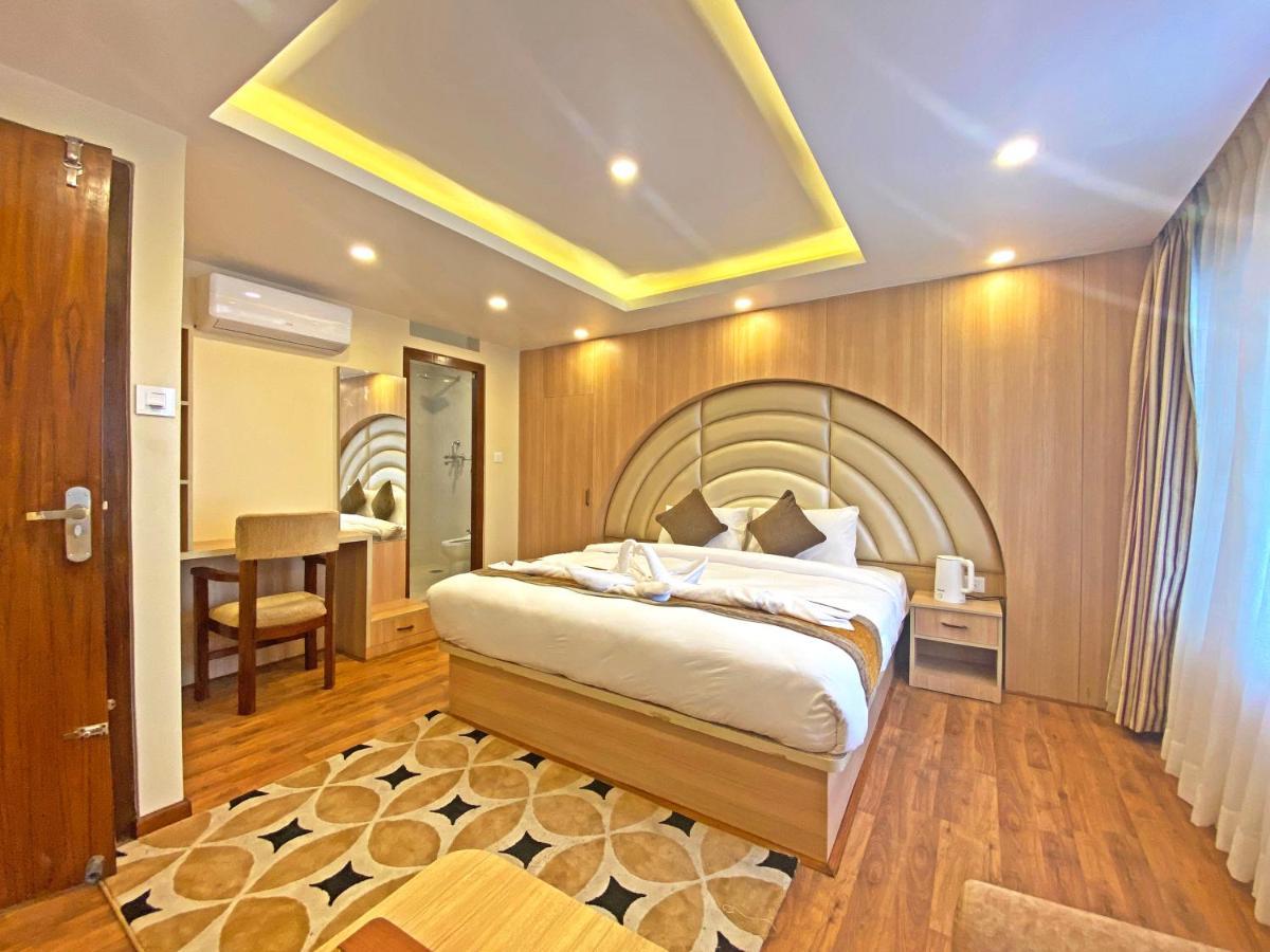 Hotel Airport Gurkha Kathmandu Exteriör bild