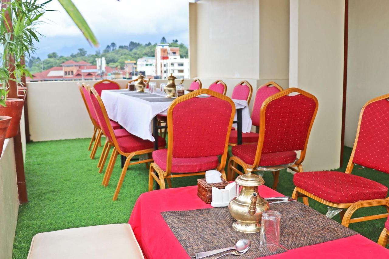 Hotel Airport Gurkha Kathmandu Exteriör bild