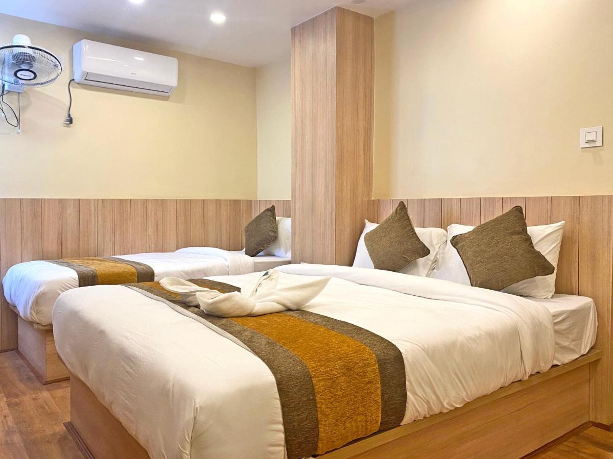 Hotel Airport Gurkha Kathmandu Exteriör bild