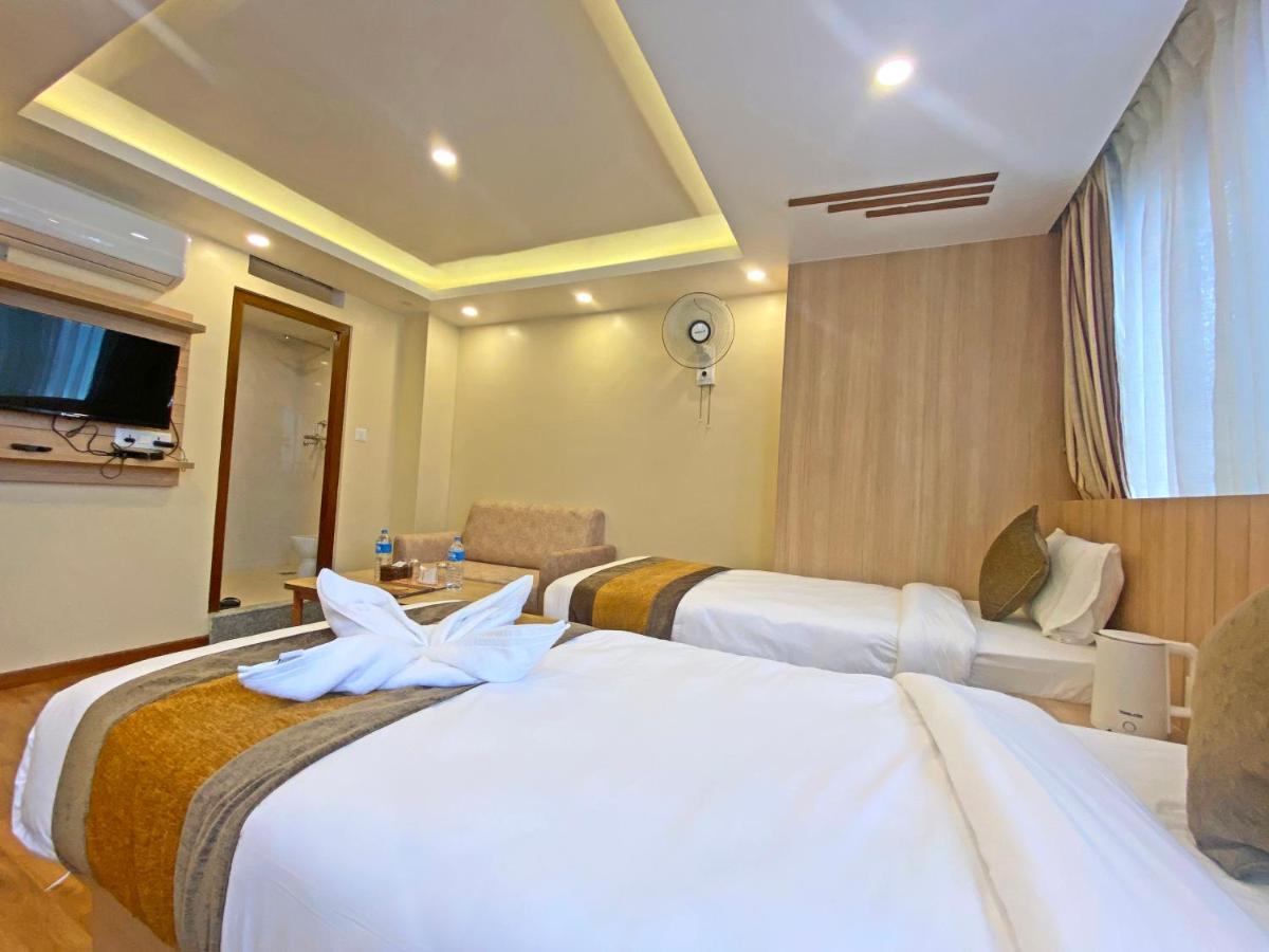 Hotel Airport Gurkha Kathmandu Exteriör bild