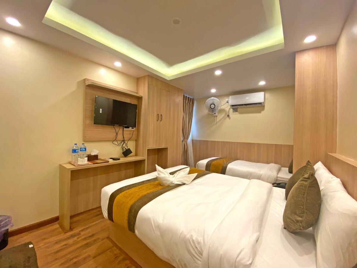 Hotel Airport Gurkha Kathmandu Exteriör bild