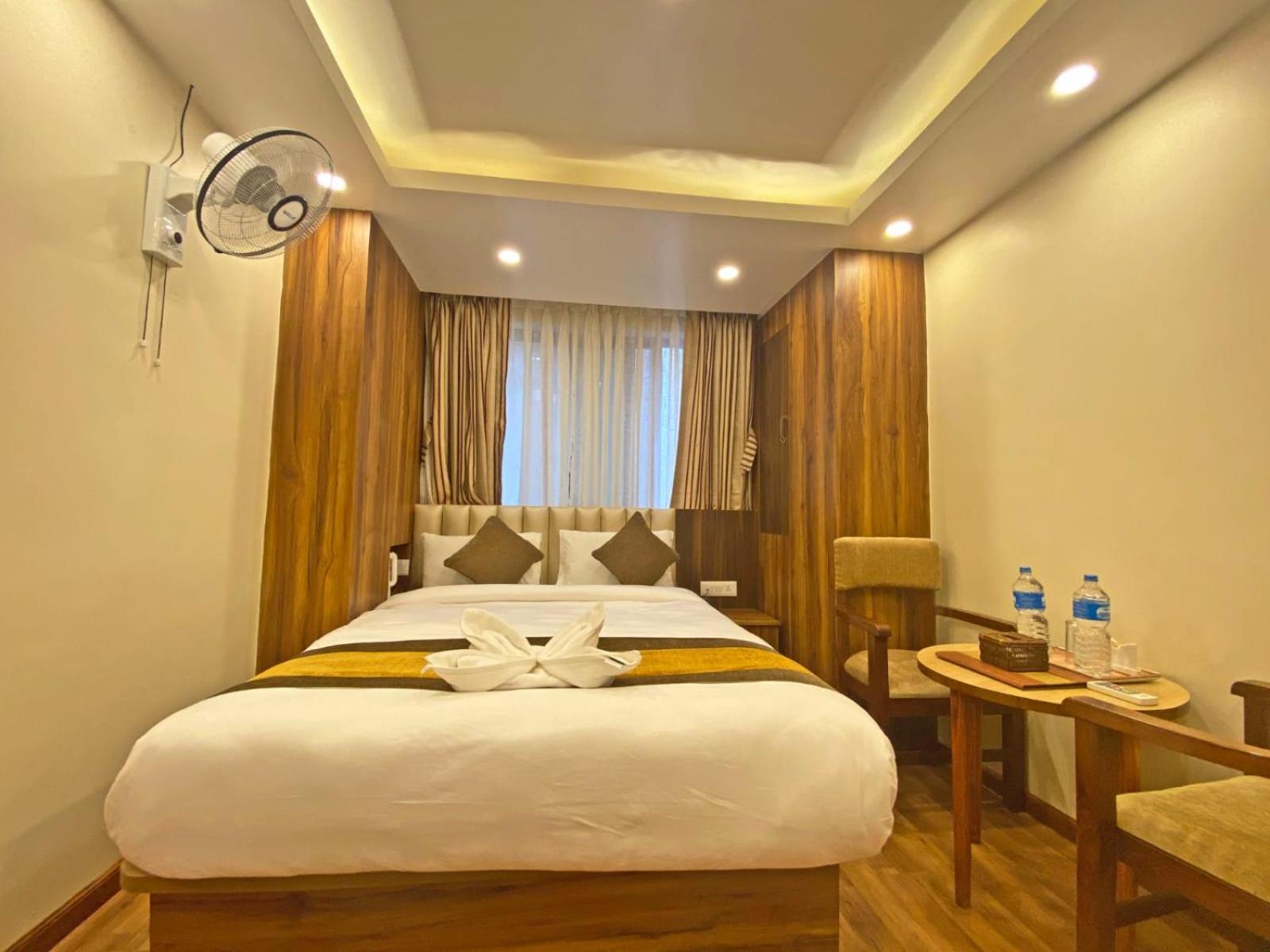 Hotel Airport Gurkha Kathmandu Exteriör bild