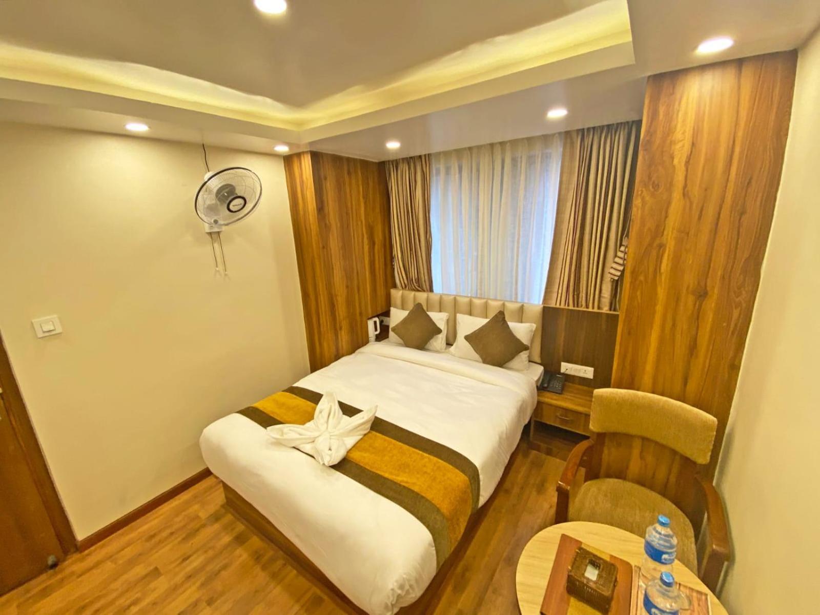 Hotel Airport Gurkha Kathmandu Exteriör bild