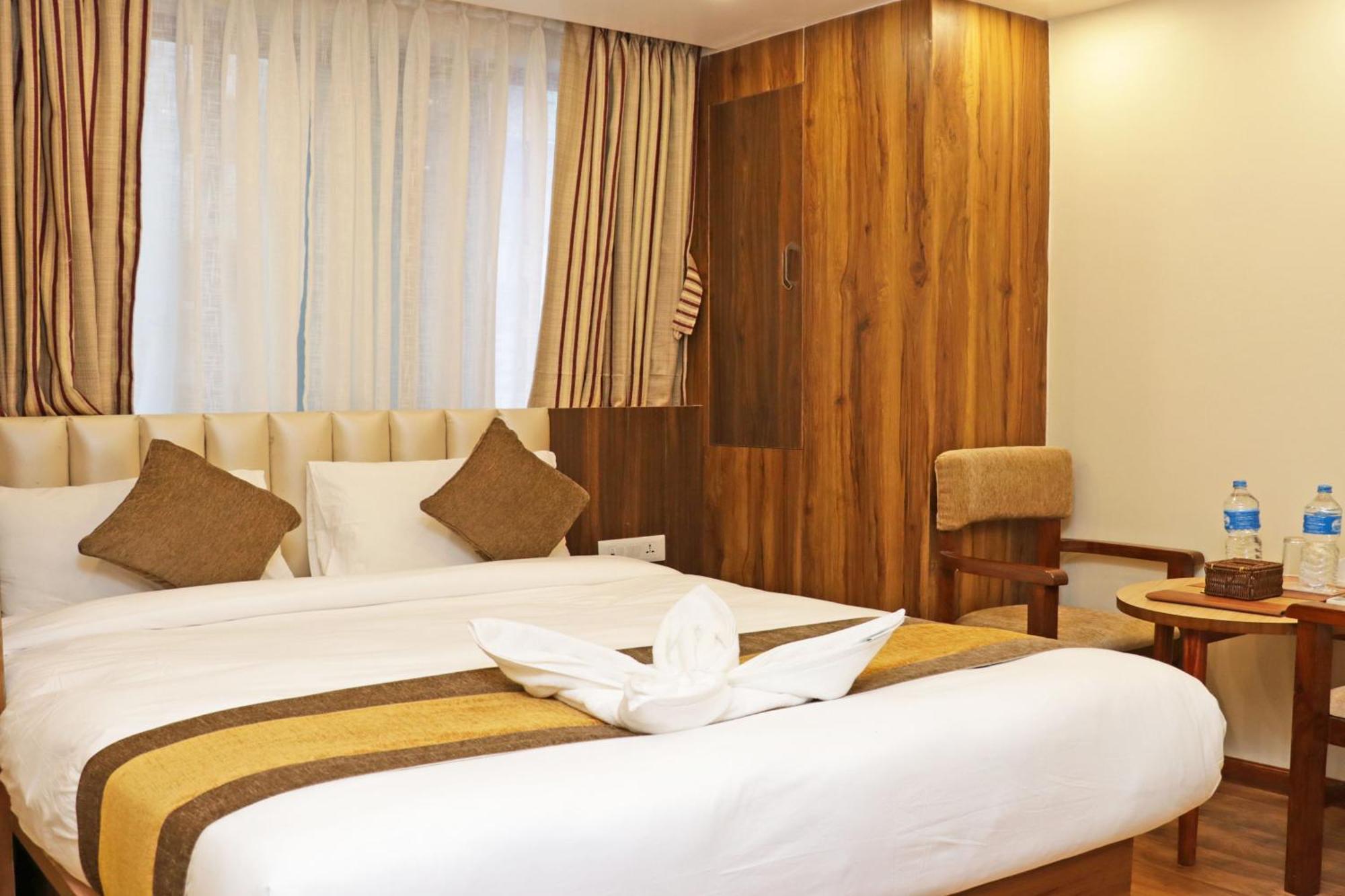 Hotel Airport Gurkha Kathmandu Exteriör bild