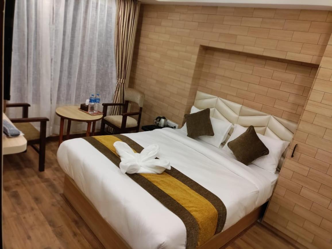 Hotel Airport Gurkha Kathmandu Exteriör bild