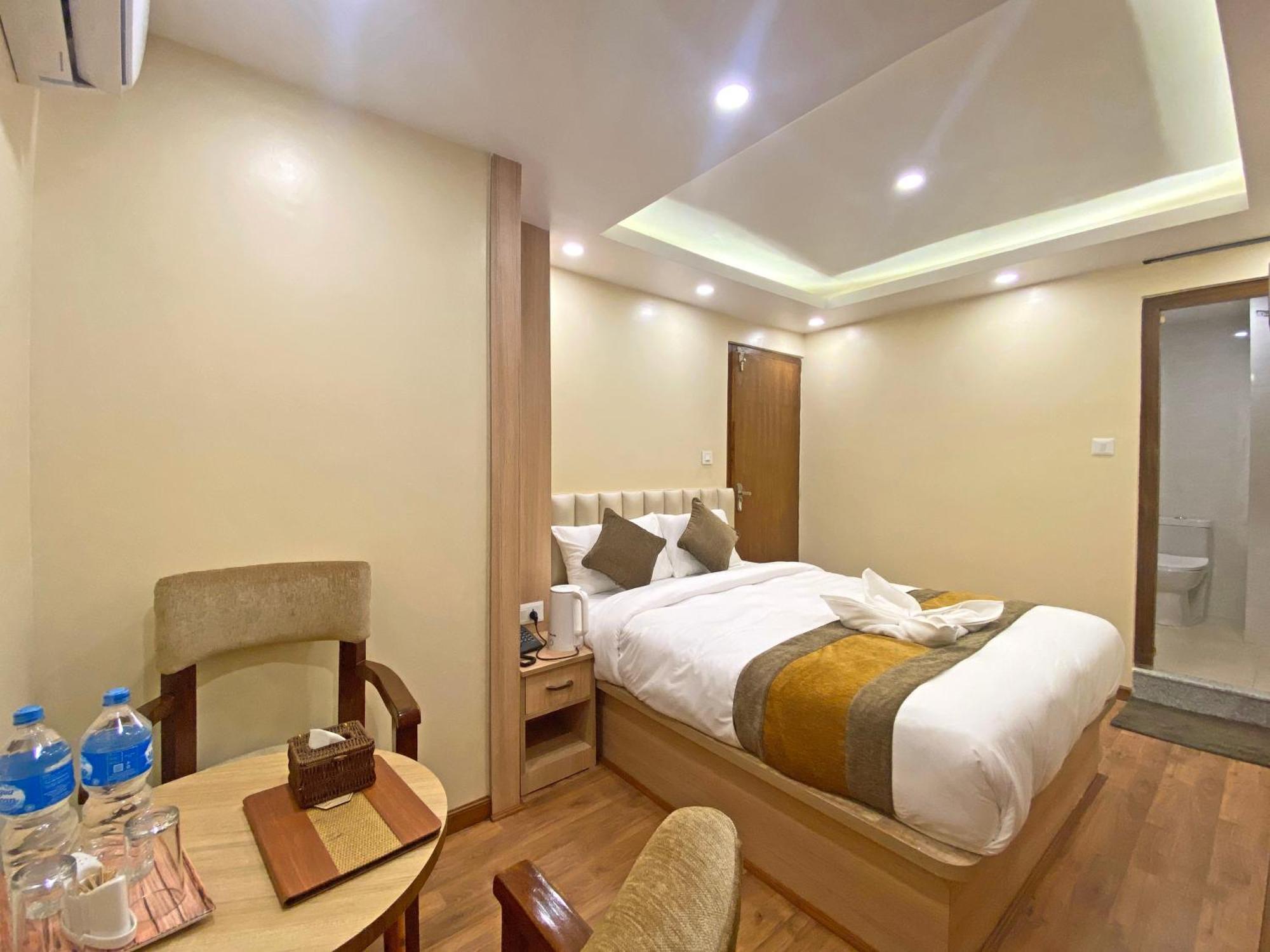 Hotel Airport Gurkha Kathmandu Exteriör bild