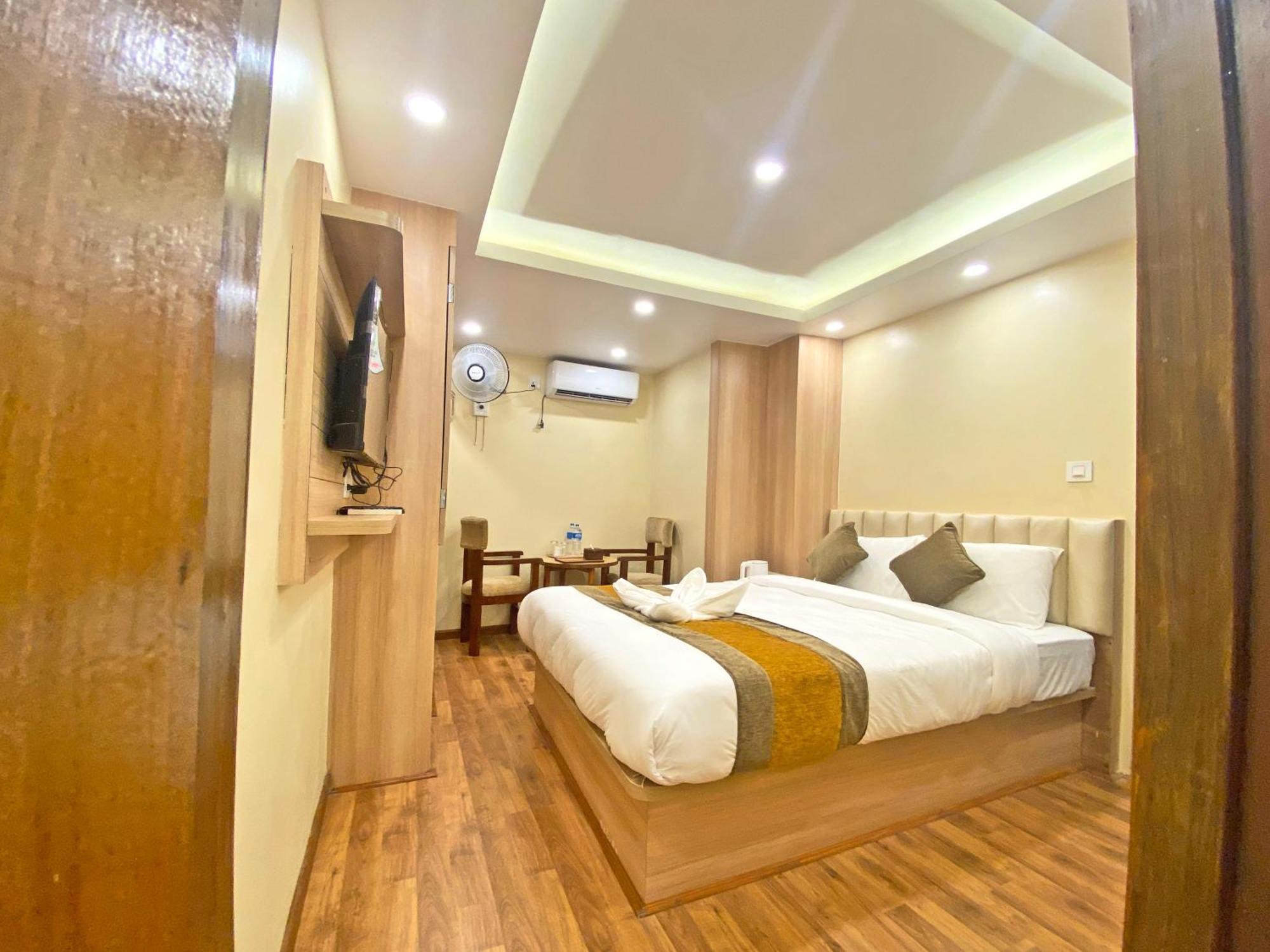 Hotel Airport Gurkha Kathmandu Exteriör bild