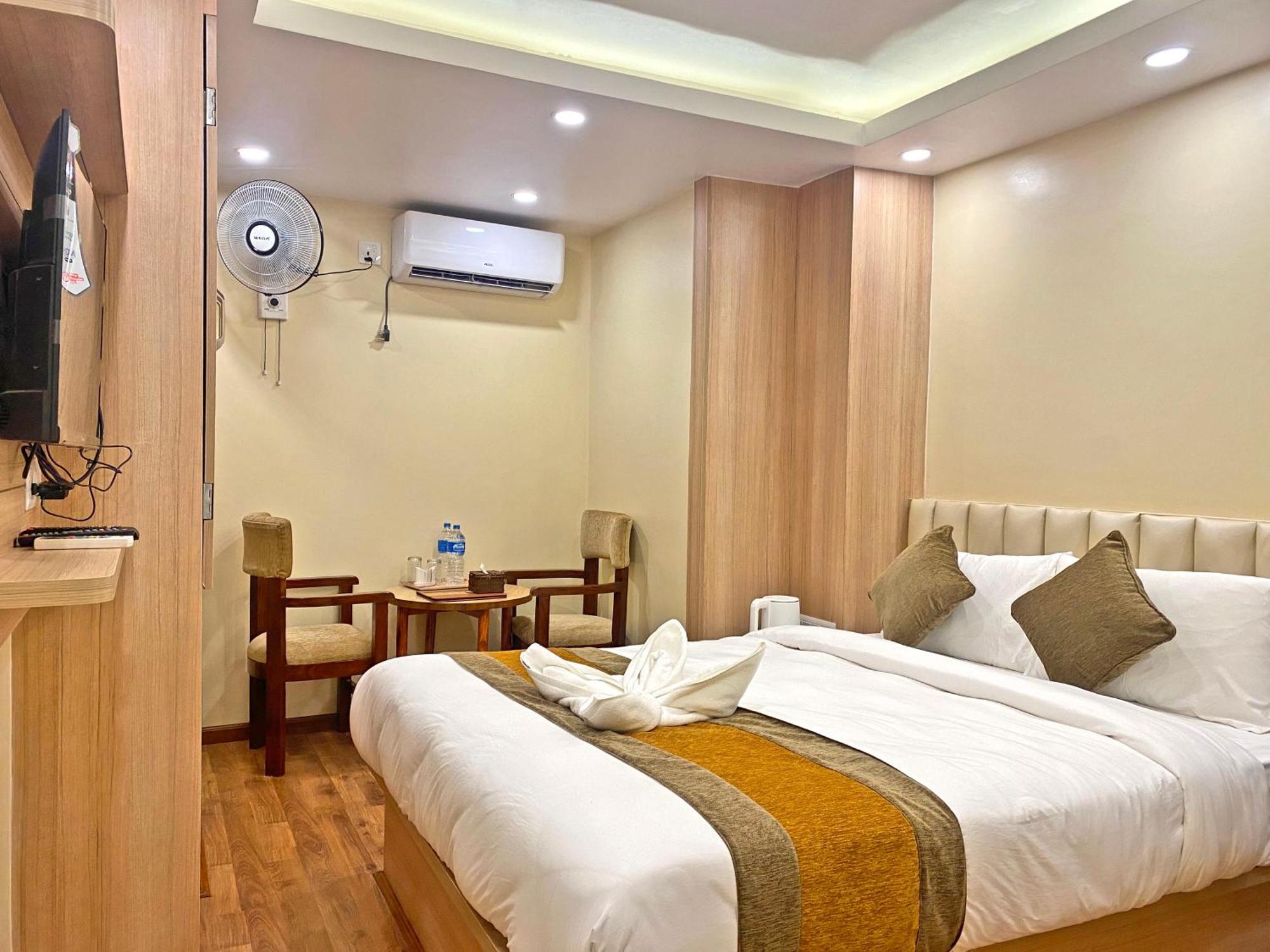 Hotel Airport Gurkha Kathmandu Exteriör bild
